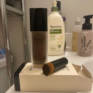 Chanel water fresh tint, never been used!